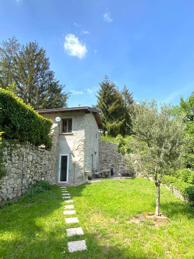 La Dimora Degli Olivi Dependance Villa Galbiate Buitenkant foto